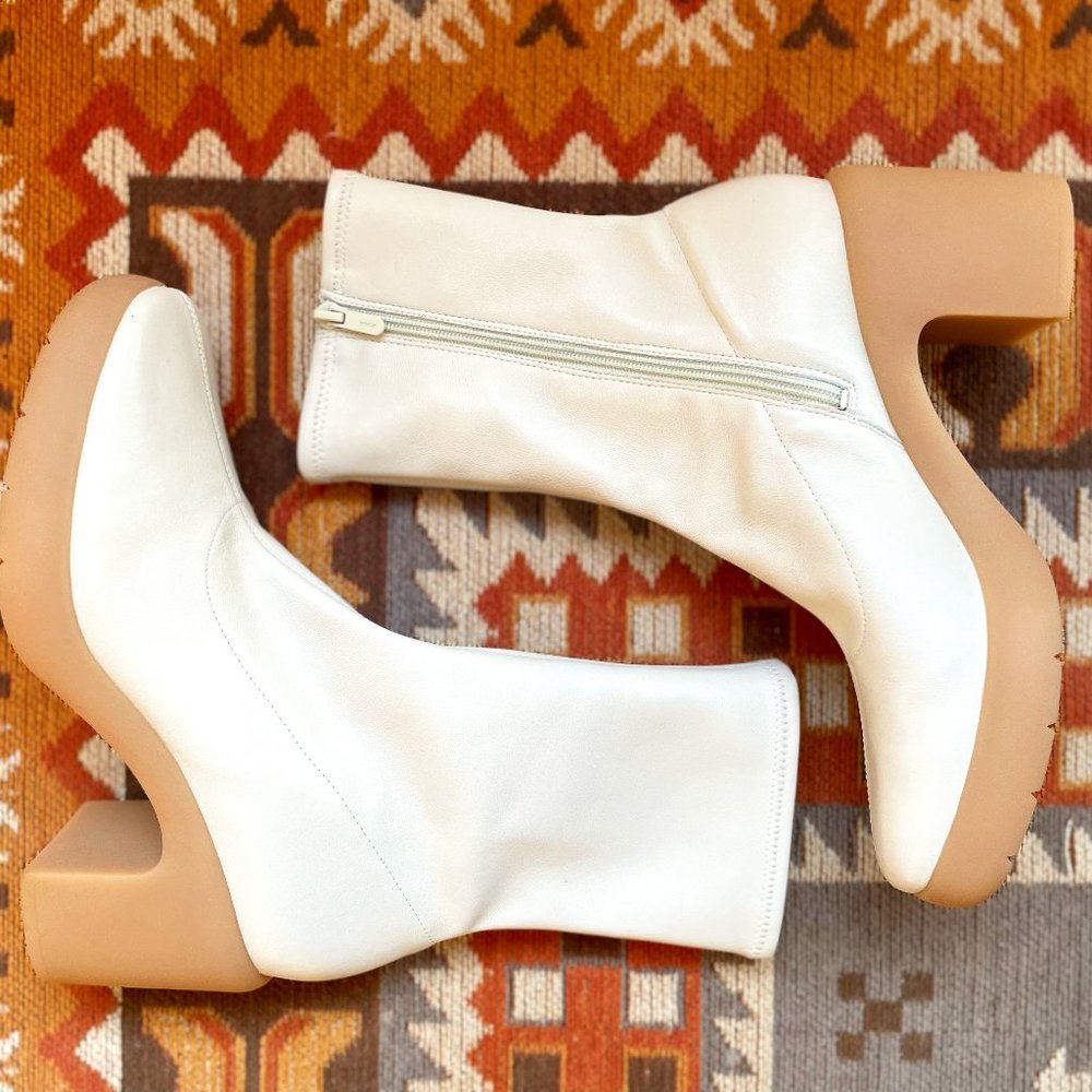 Vince Mandy Leather Ankle Boot Milk 10